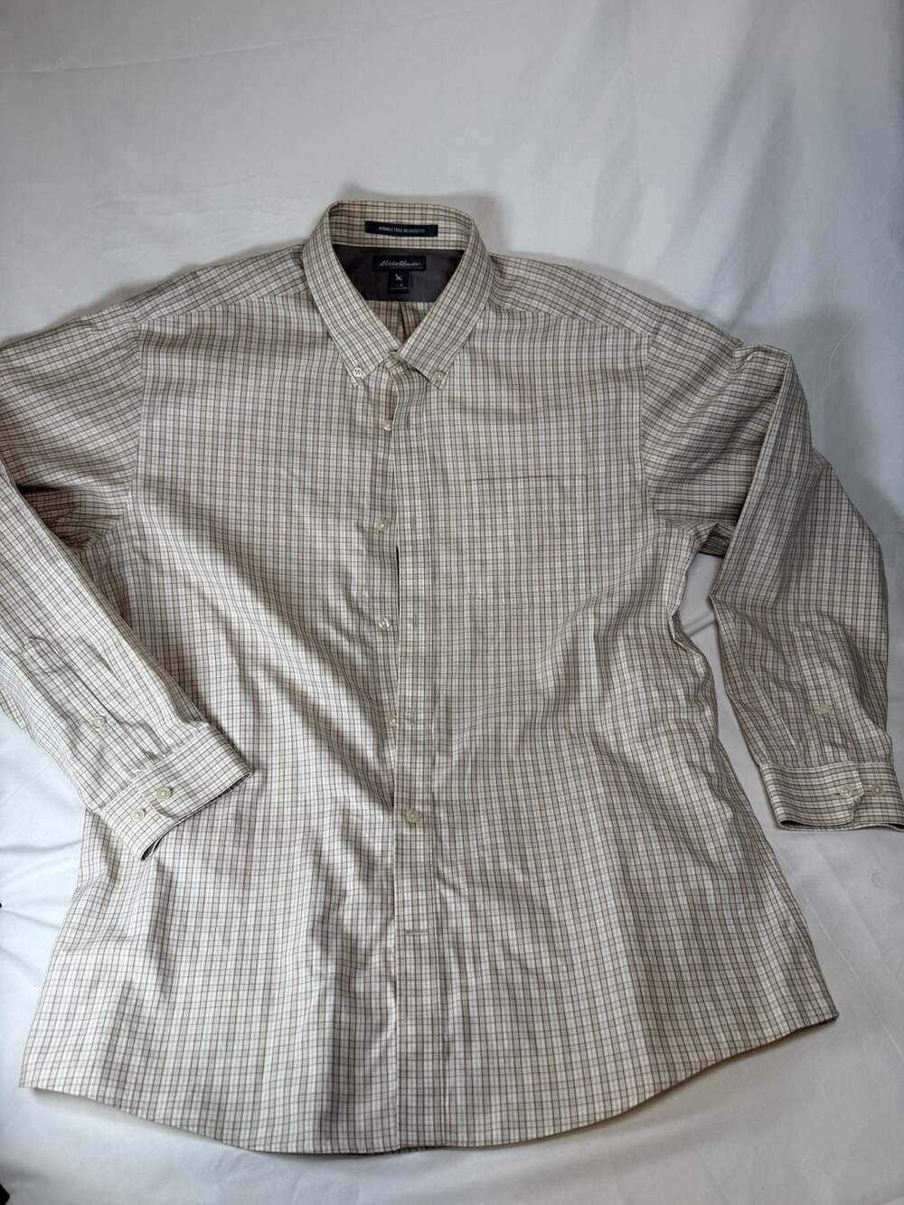 Eddie Bauer Men's Wrinkle Free Relaxed Fit Long Sleeve Button-Down Shirt, Plaid,